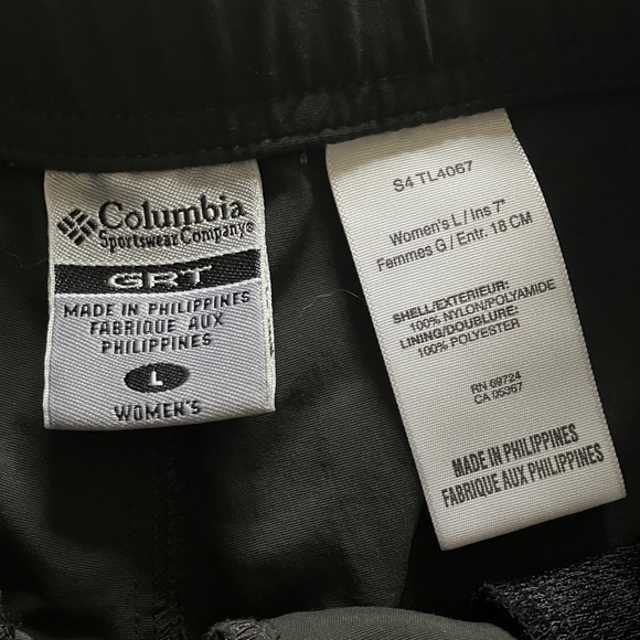 Columbia Women's Black Outdoor Shorts - Picture 2 of 6